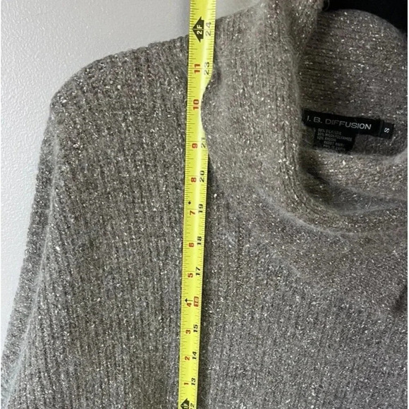 I.B. Diffusion Silk, Angora, Lambswool Blend Pullover Knit Sweater Size Small - Picture 5 of 7